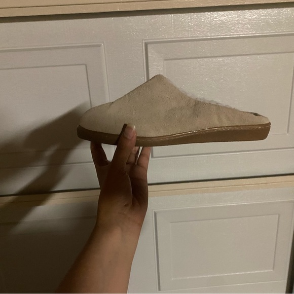 NWT Coasters Fleece Clog - Picture 4 of 5